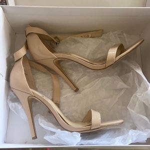 Steve Madden beige heels Size 7.5M